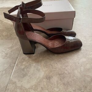 Hispanitas Brown Patent Leather Block Heels